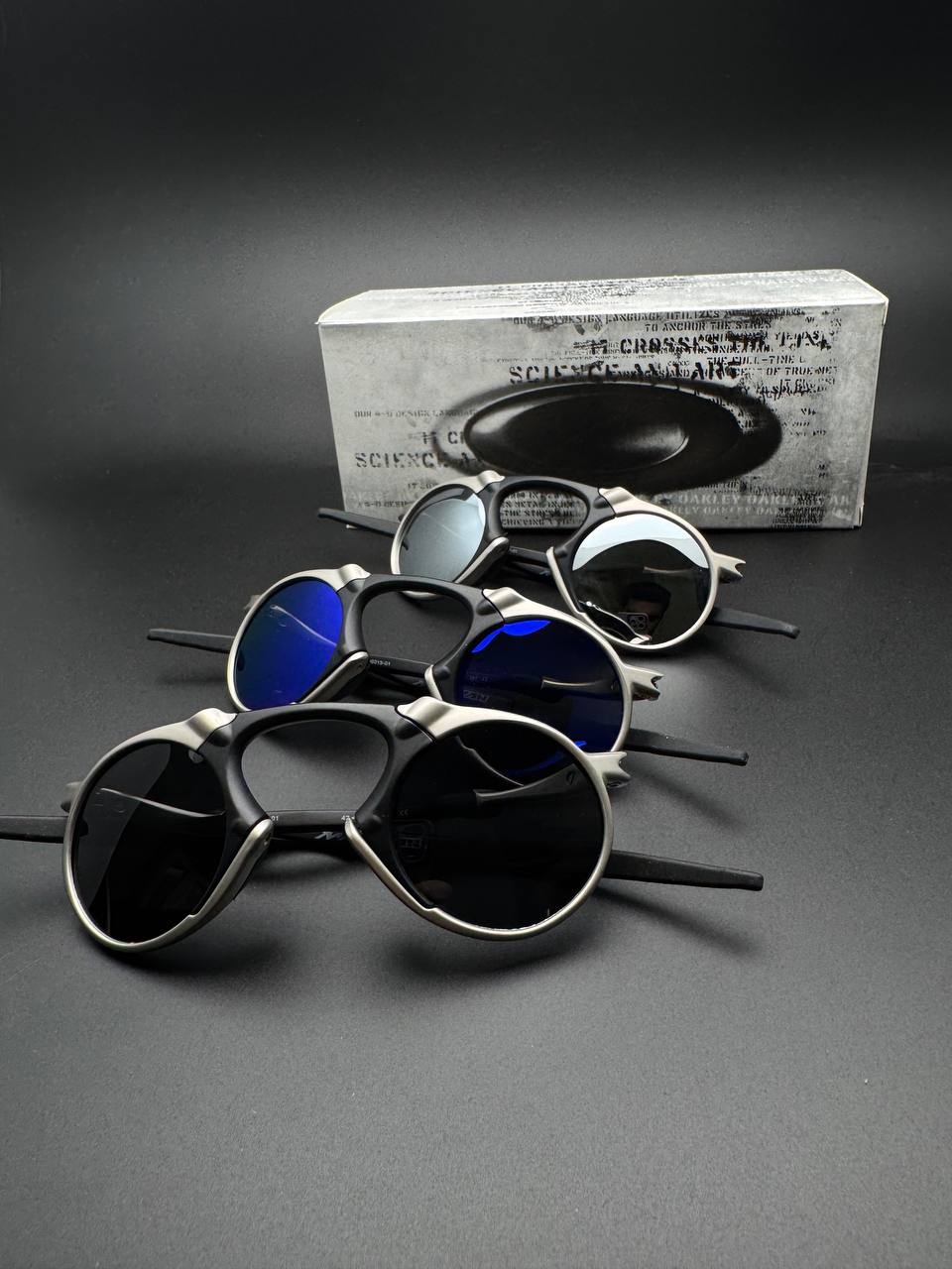 عینک ورزشی اوکلی کد ۶۶۴۸۰ Oakley