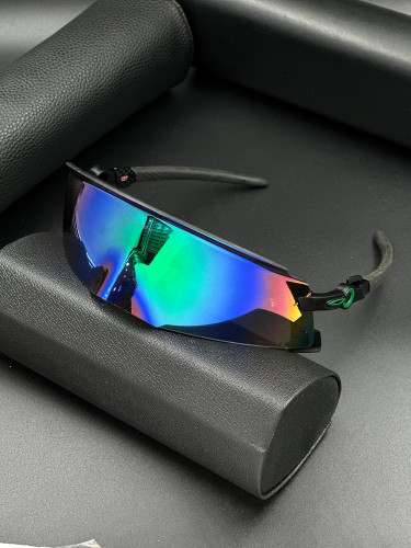 عینک ورزشی اوکلی کد ۷۷۴۸۰ Oakley