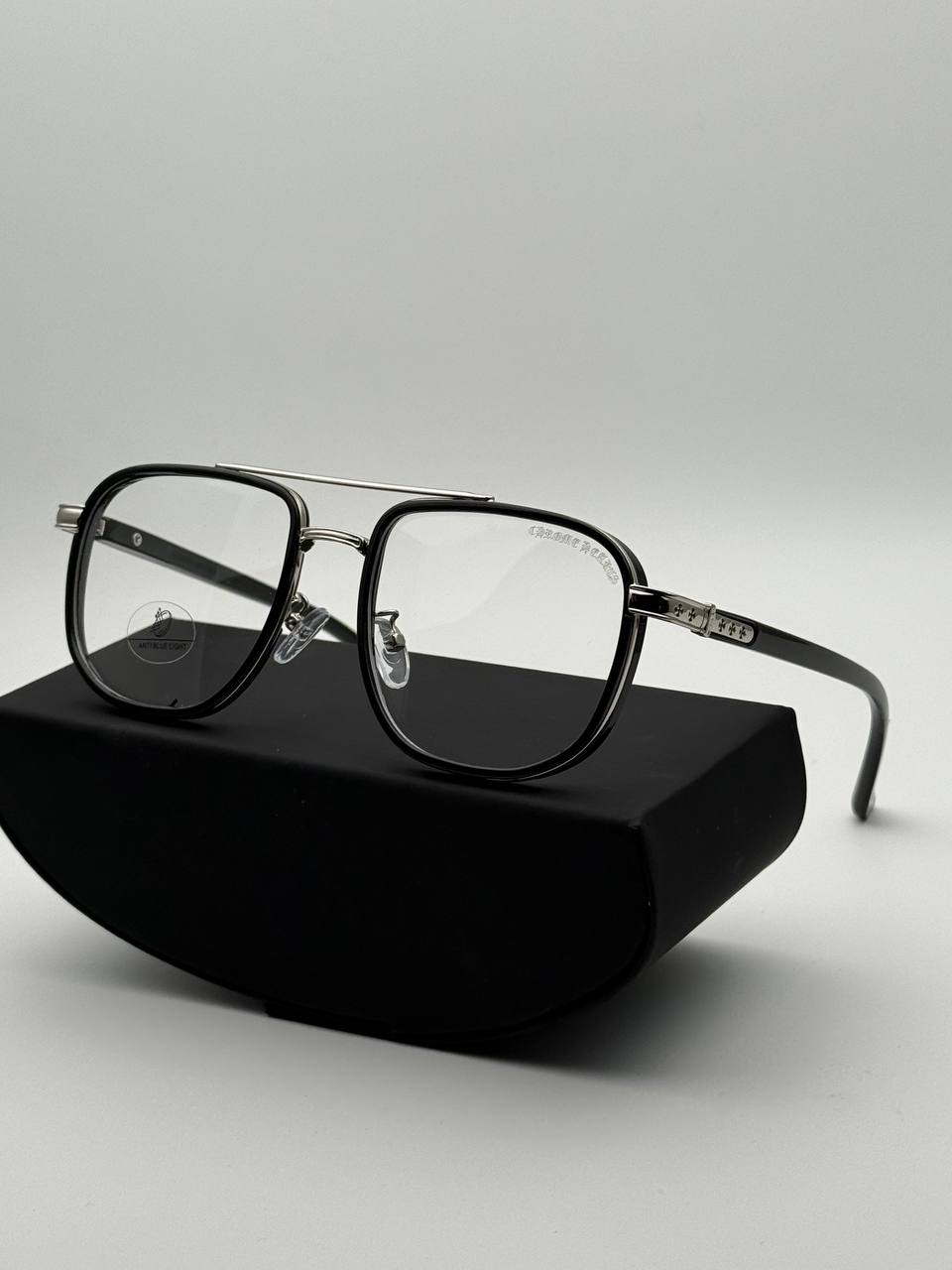 عینک کروم هارتز کد ۱۸۹۹۹۹ chrome hearts