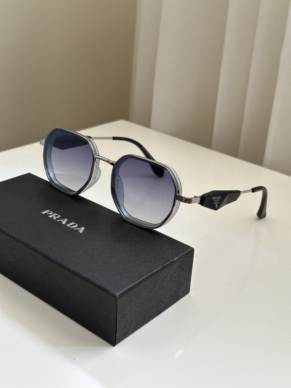 عینک پرادا کد ۳۶۷۷۸۳ Prada